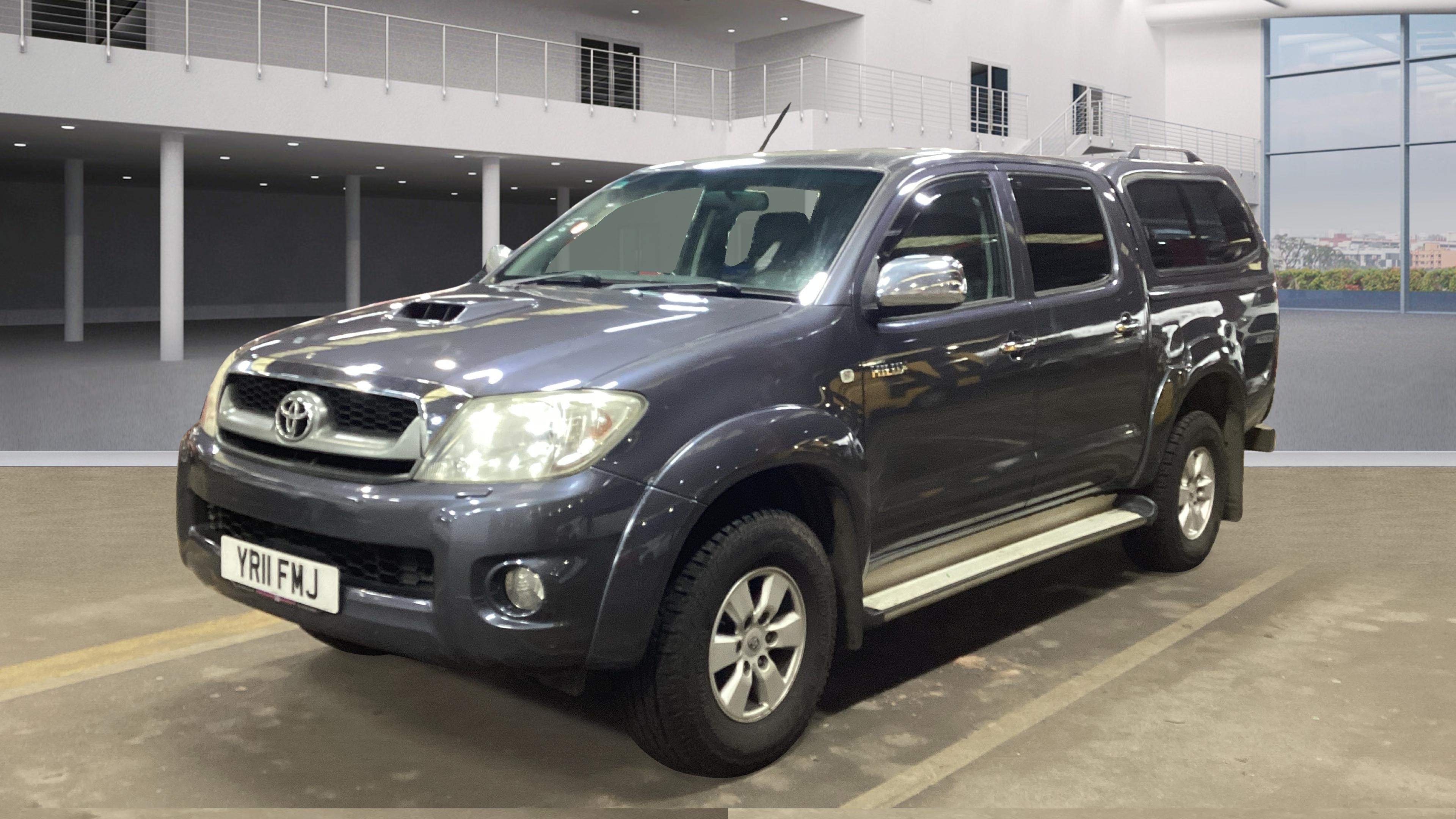 TOYOTA Hilux